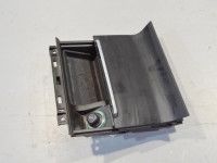 Skoda Superb (3T) 2008-2015 Пепельница и прикуриватель Запчасть код: 3T0863077B TDZ
