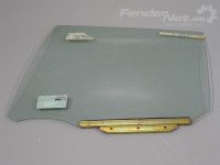Toyota Yaris 1999-2005 Стекло задней двери, левый Запчасть код: 68114-0D010