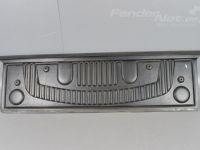 Mitsubishi L200 2006-2015  Вставка внутреннюю крышку люка Запчасть код: 06T16A9
Тип кузова: Pikap
Дополни...