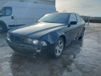 BMW 5 (E39) 2002 - Автомобиль на запчасти