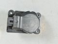 Jaguar X-Type Шаговый двигатель печки Запчасть код: C2S3032 -> C2S52007
Тип кузова: U...